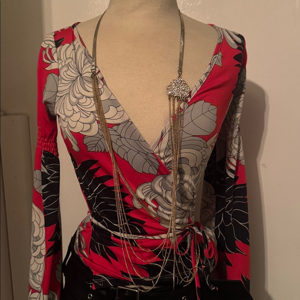Gorgeous wraparound blouse